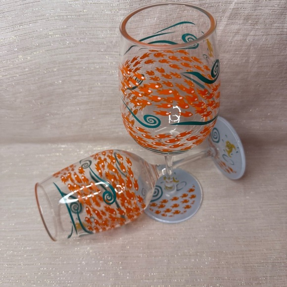 Lolita VTG Fish out of Water Wine Glasses Set - Picture 4 of 5